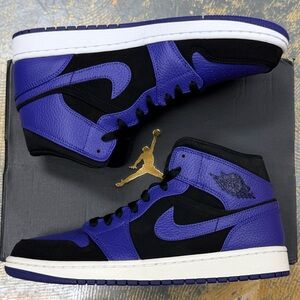 Air Jordan 1 Mid Dark Concord Purple 554724-051 10